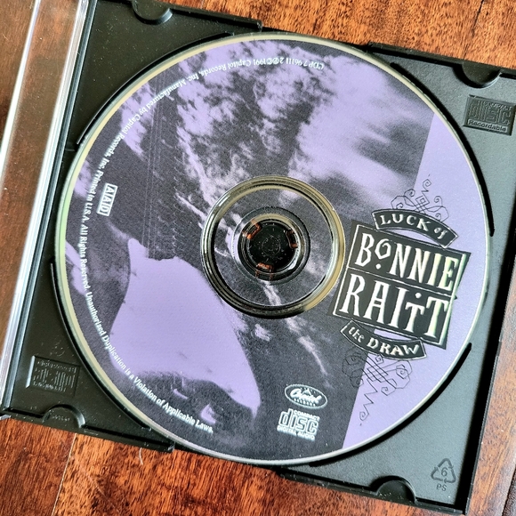 2 Bonnie Raitt CDs The Bonnie Raitt Collection 1990 & Luck of the Draw 1991 - Picture 8 of 13